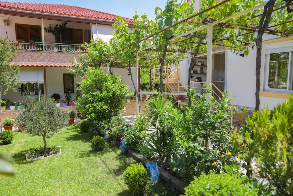 Cereni Guesthouse Berat Kültér fotó